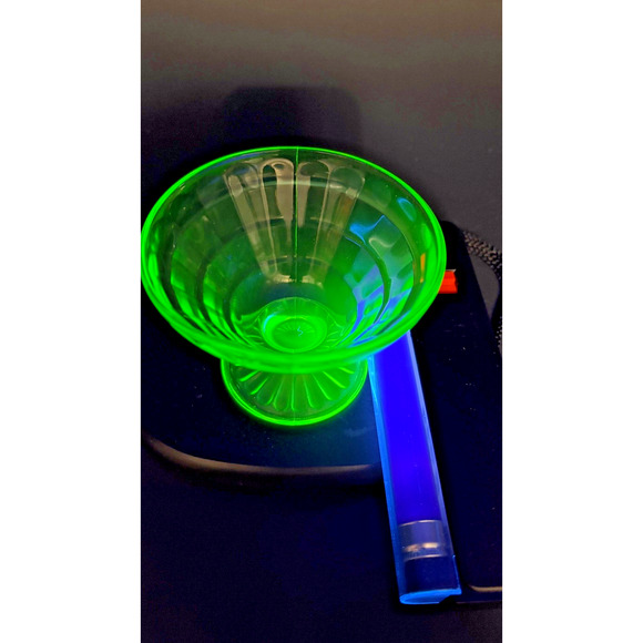 Vintage 30s Vaseline Uranium Green Depression Glass Footed Dessert Sherbet - Picture 13 of 15